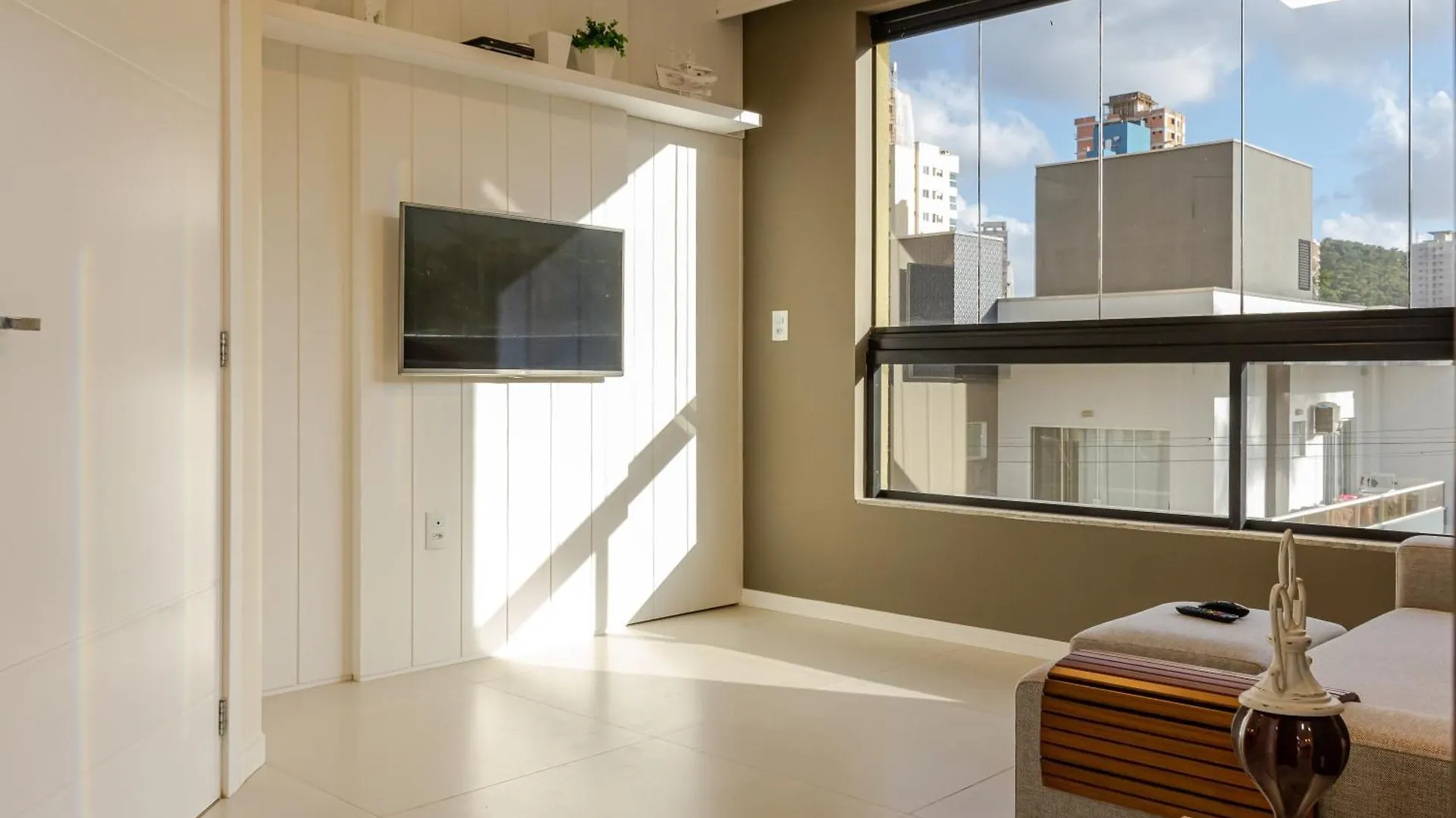 Ap C/ Terraco, 2 Quadras Da Praia Em Itapema P1771 Apartment